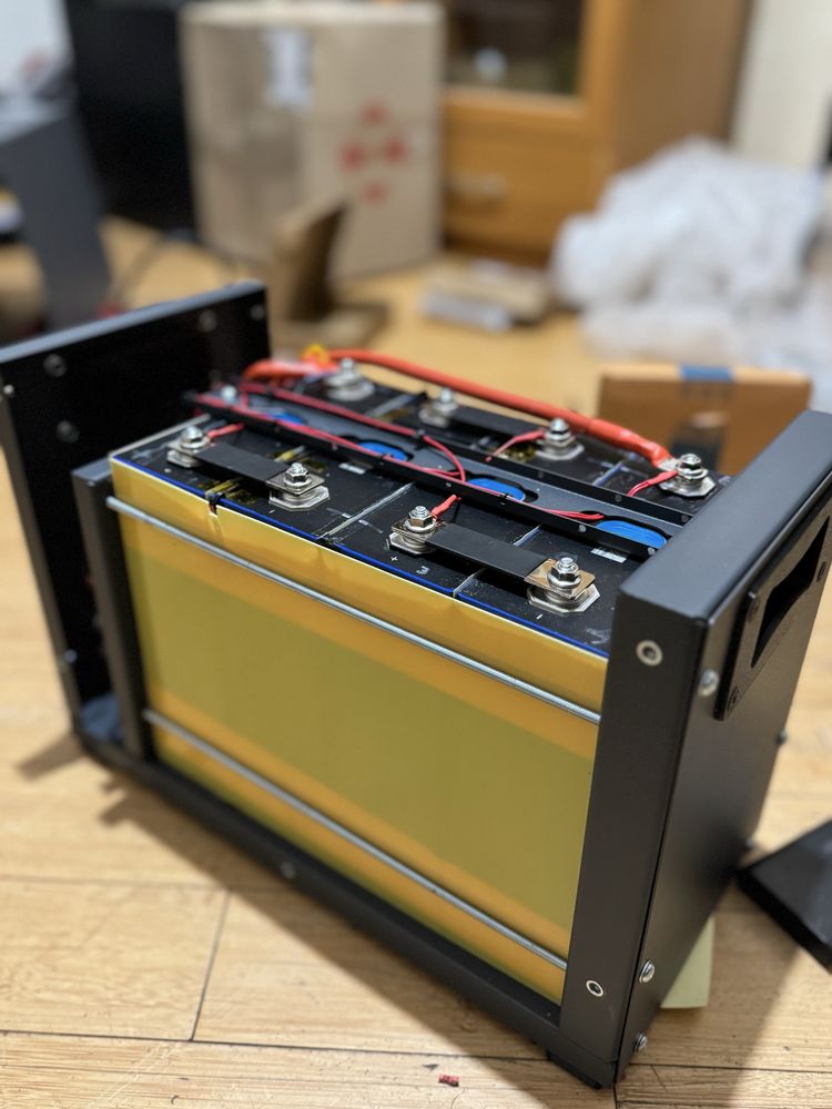 Аккумулятор 12V LiFePo4 295A, 3,6кВт, дисплей, Bluetooth, ИБП, ДБЖ