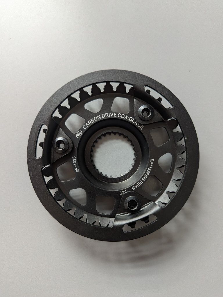 Gates CDX Front Pinion Gearbox Cog 32t z osłoną Bash Guard, czarny