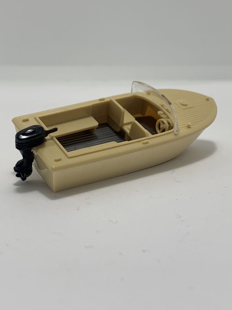 Barco a motor da Wiking escala 1/87