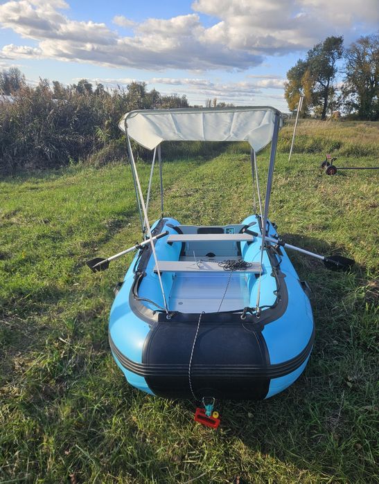 Ponton 320 cm z bimini, przyczepką i pompowanym kilem