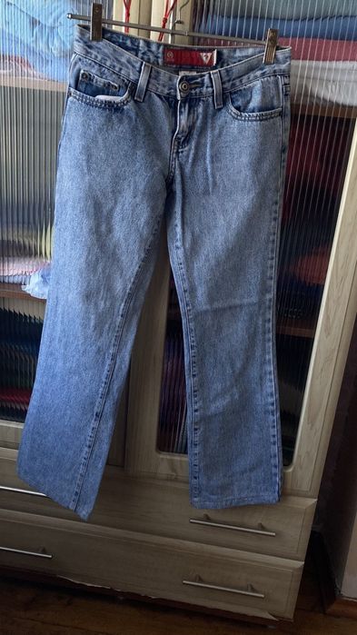 Жіночі джинси світло блакитного кольору