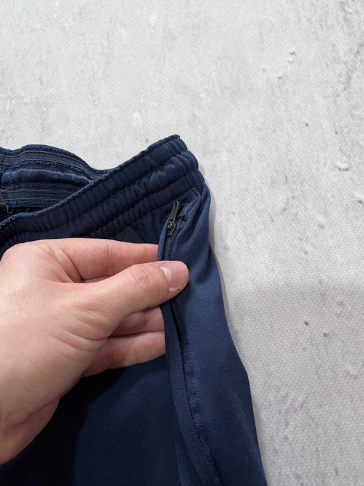 Granatowe sportowe spodnie Nike Reprezentacja Anglii