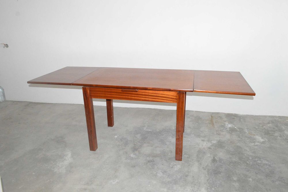 Mesa extensível Mogno