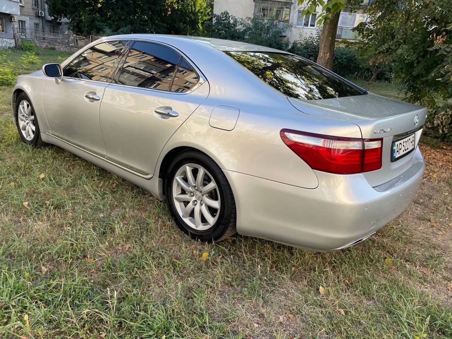 Продам Lexus ls460