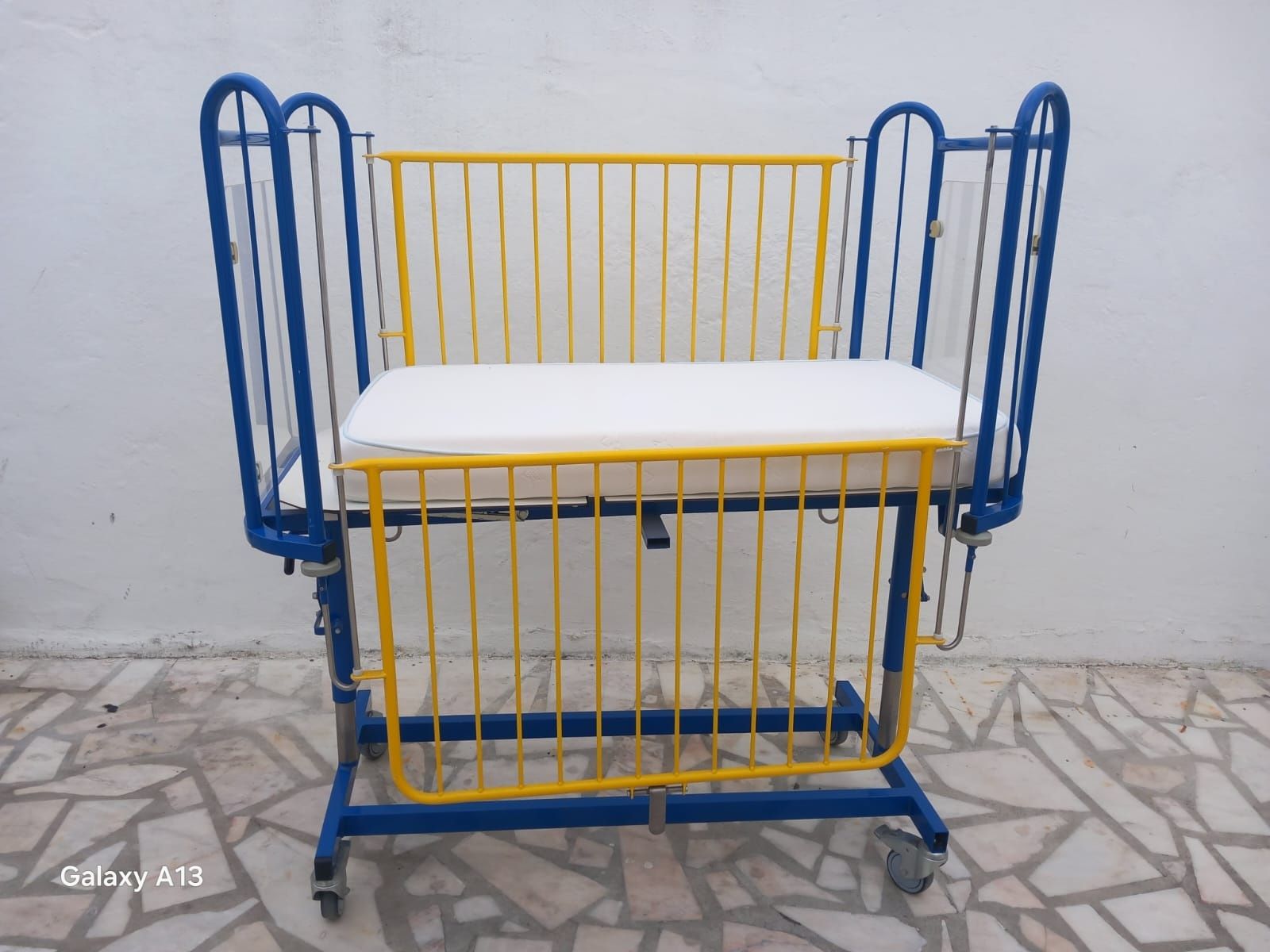 Cama hospitalar pediatrica com colchão