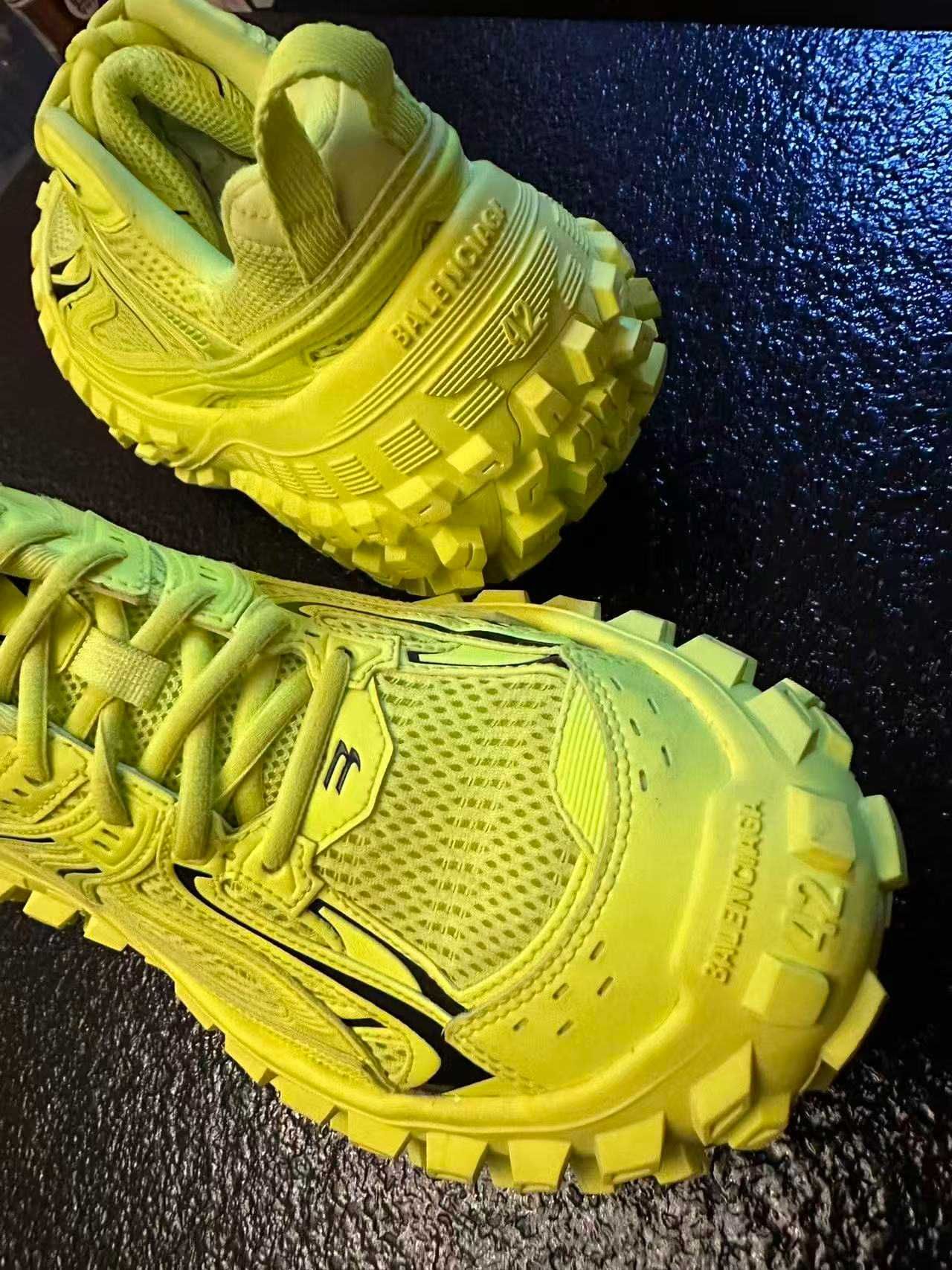 Balenciaga Bouncer Edição Palco com Tamanho Personalizado