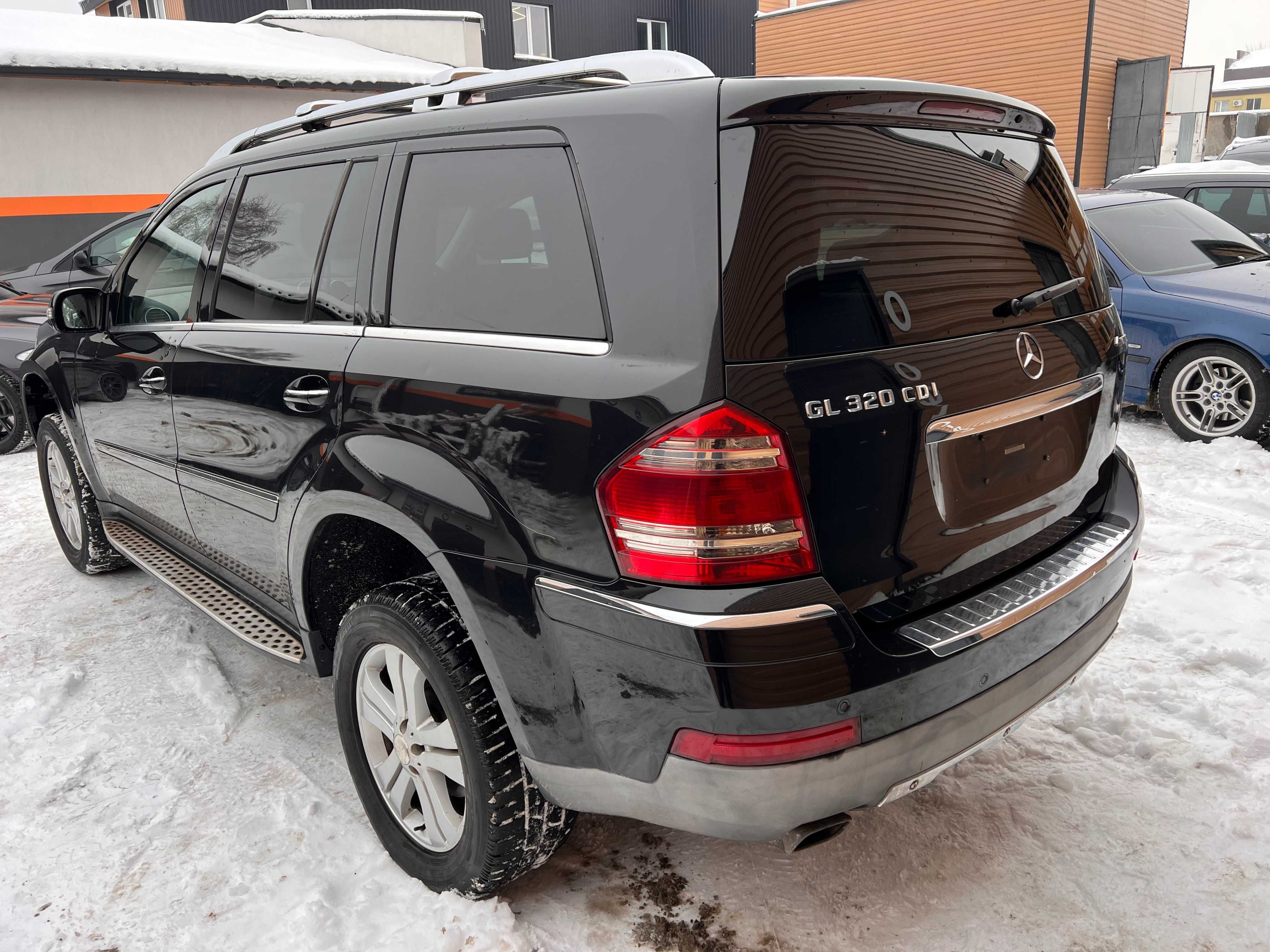 Задний бампер Mercedes GL X164 Задній бампер ГЛ 164 C197 Дорестайл