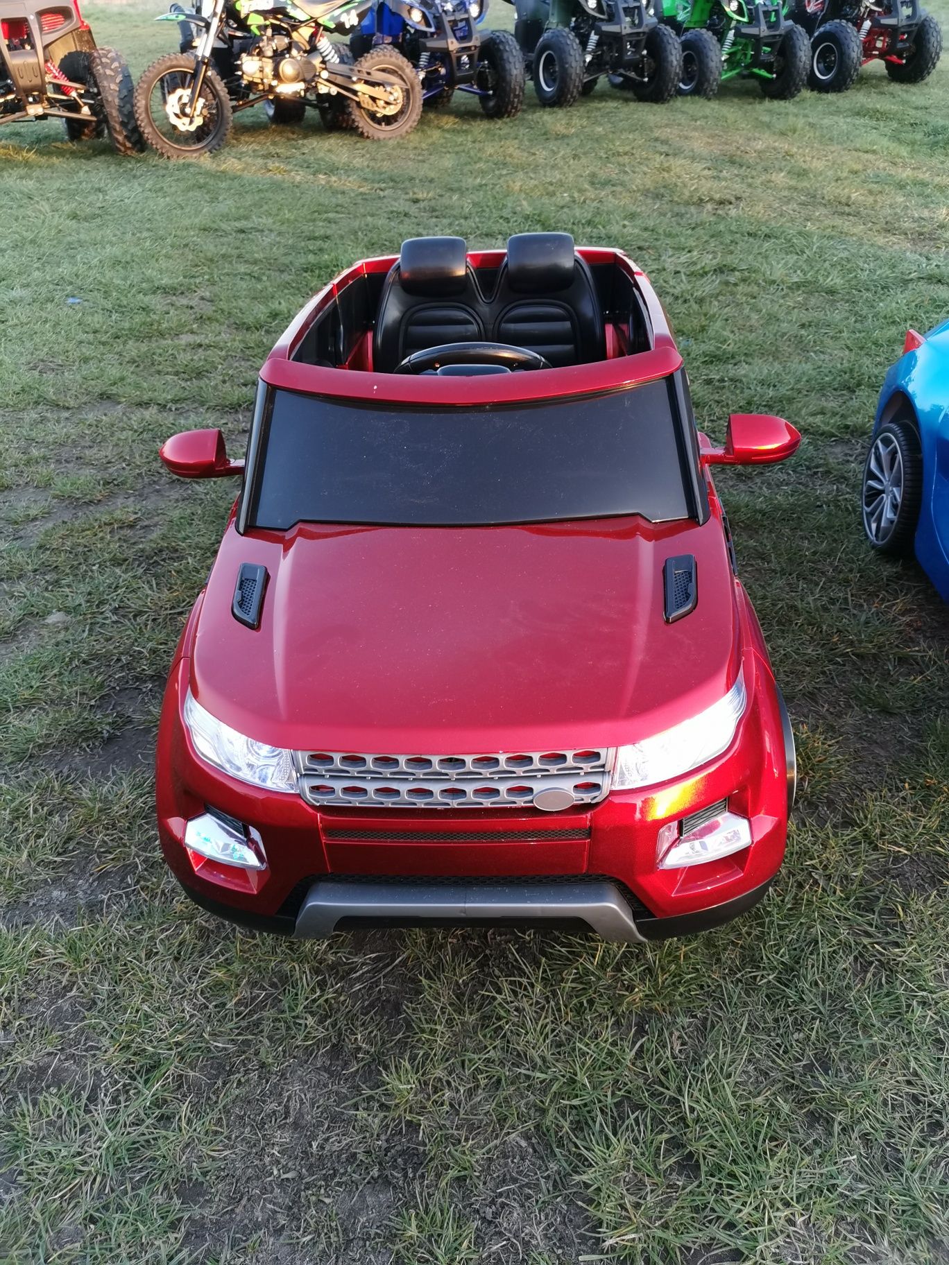 Samochodzik na akumulator Land Rover
