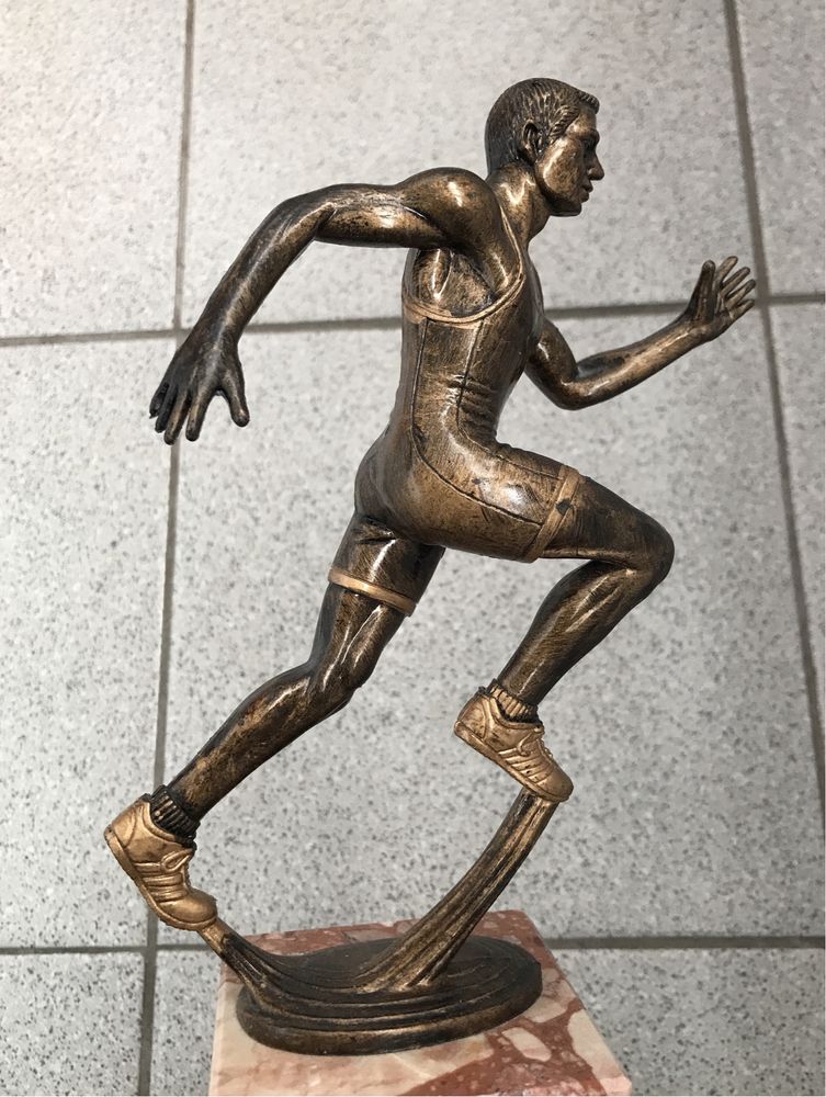Статуетка нагородна за легку атлетику Hard Runner