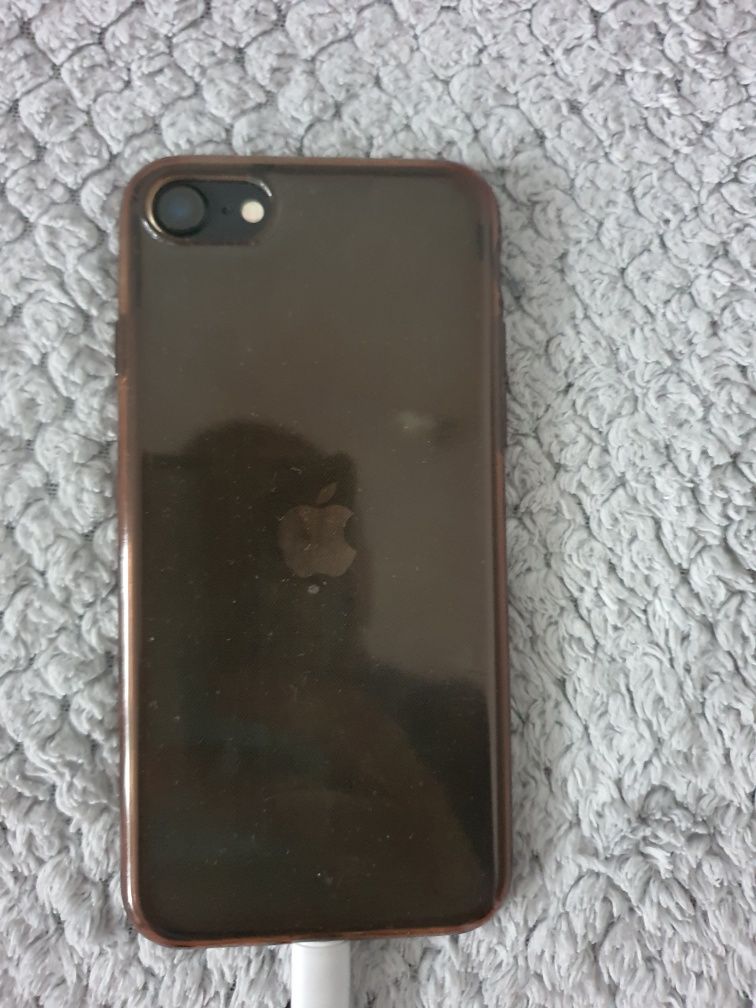 Sprzedam telefon Iphone SE 64GB Black wykupiony z pracy.