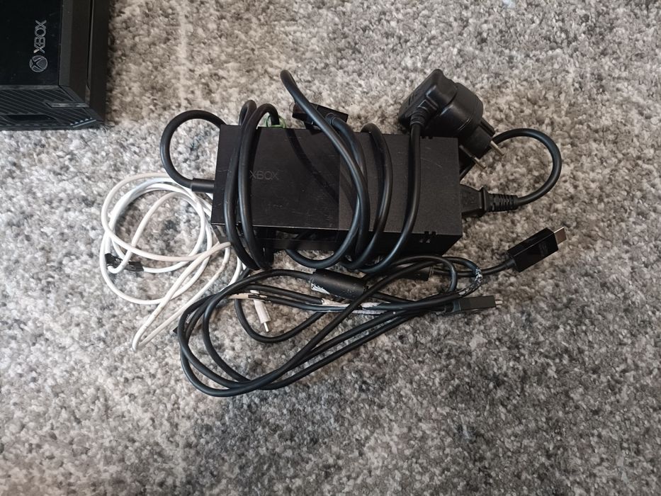 Konsola Xbox one 500gb +GTA 5