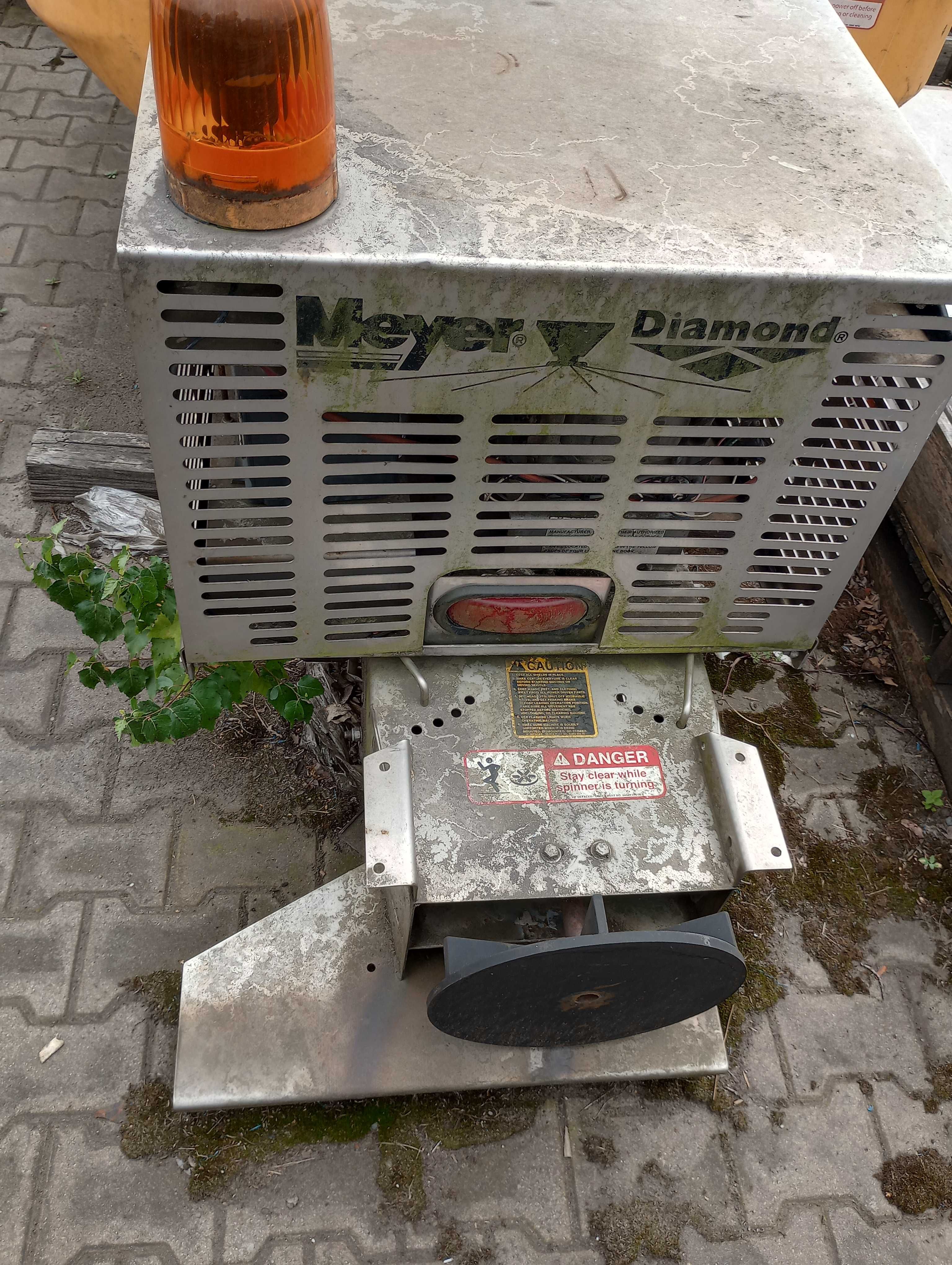 rozsiewacz spalinowy  piasku soli Meyer PolyHawk