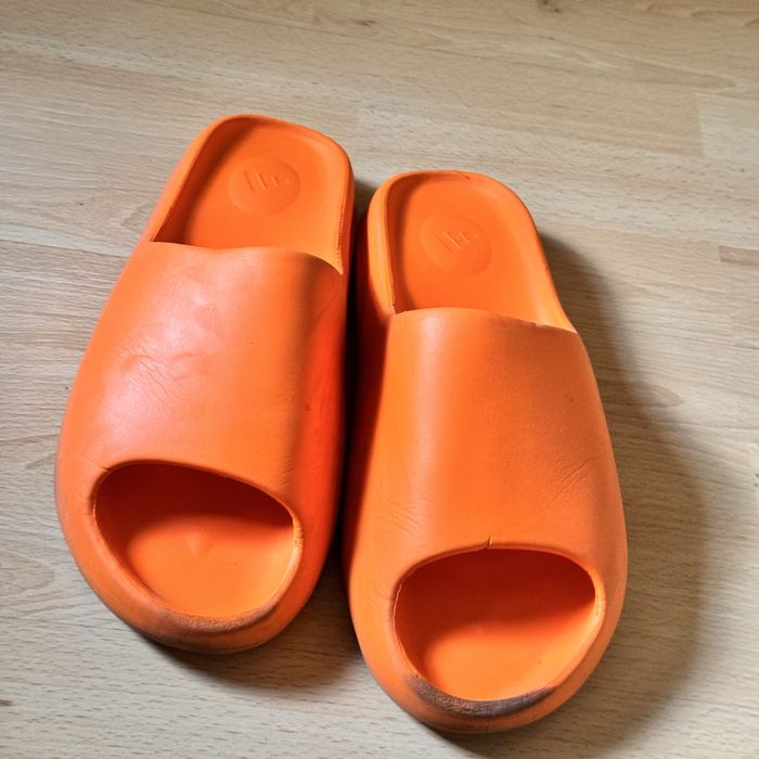 Шлепки оранжевые