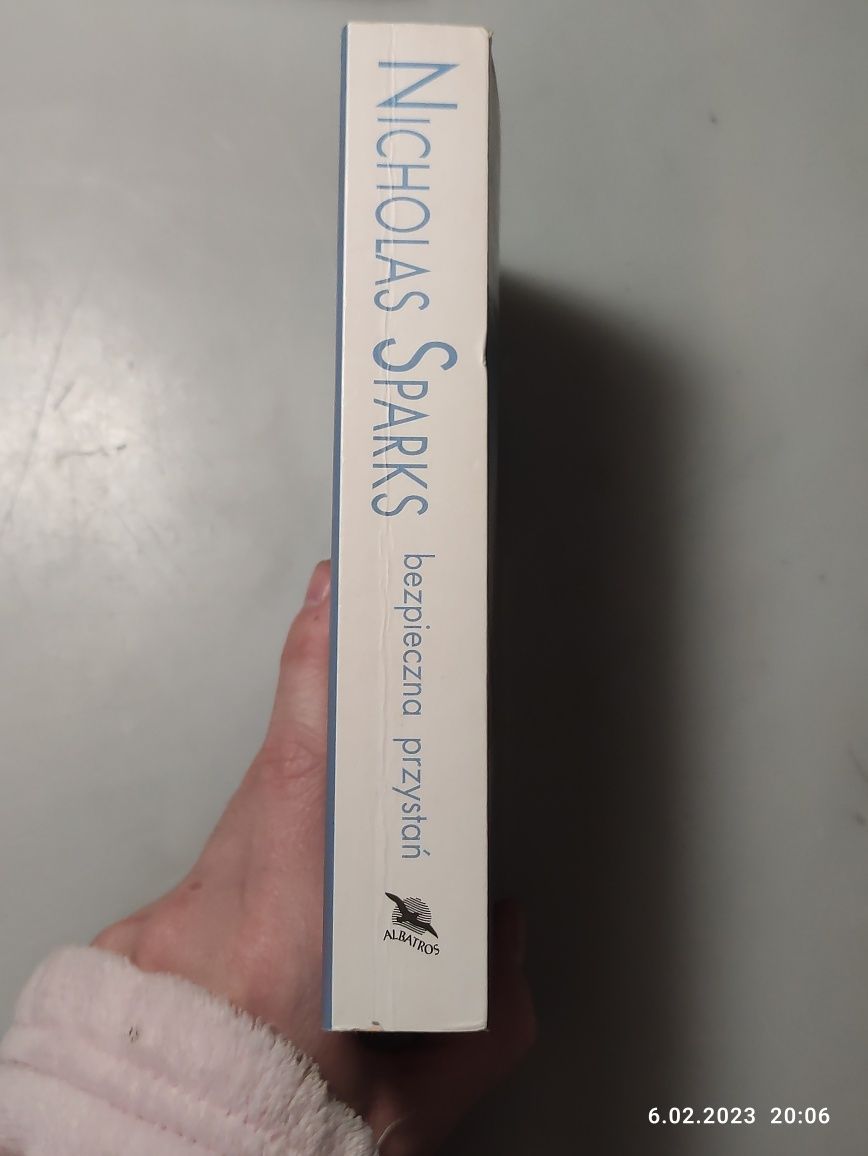 Bezpieczna przystań Nicholas Sparks