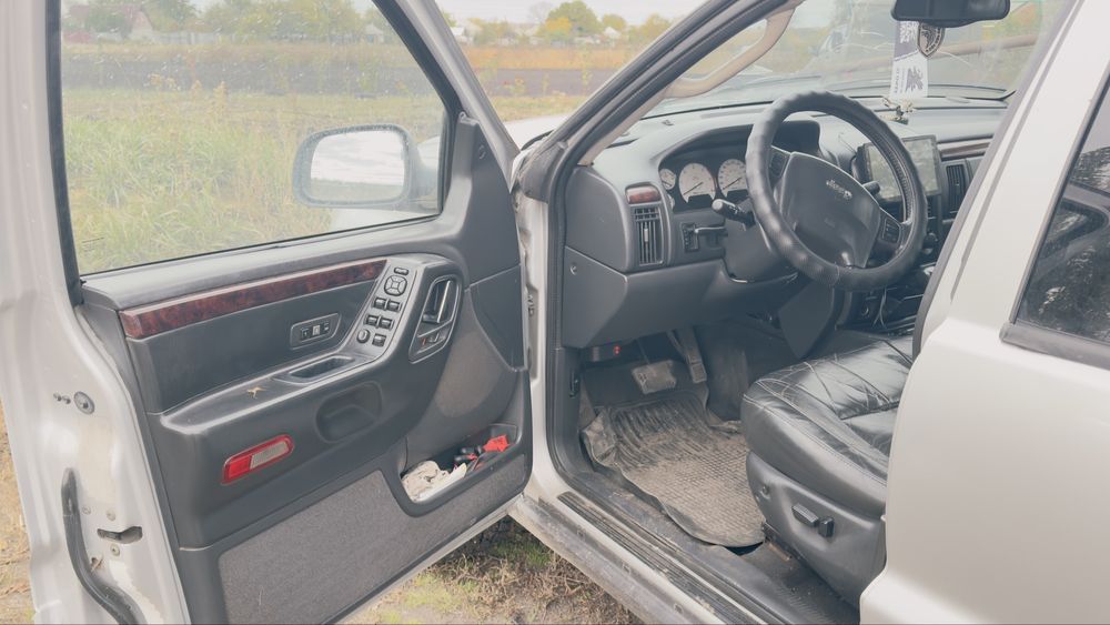Продается Jeep Grand Cherokee 2003 года