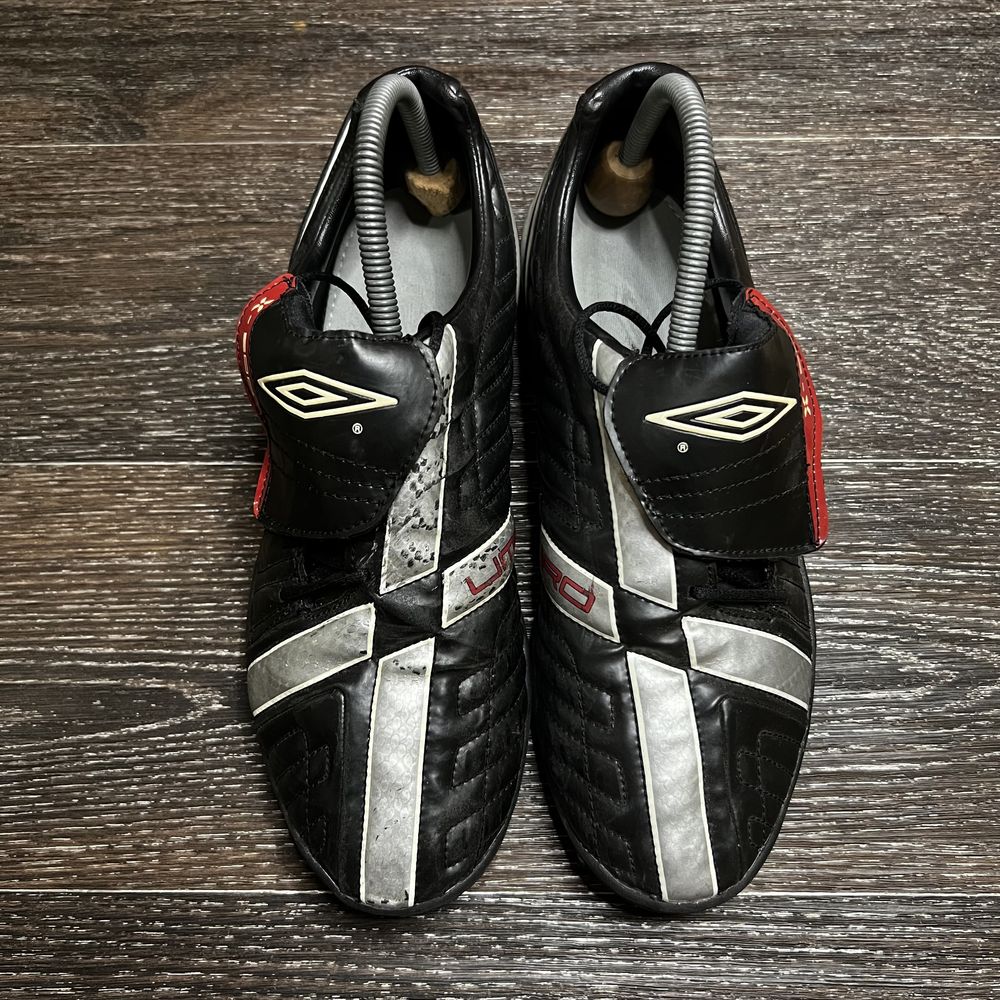 Сороконожки UMBRO оригінальні футбольні бампи tiempo phantom predator