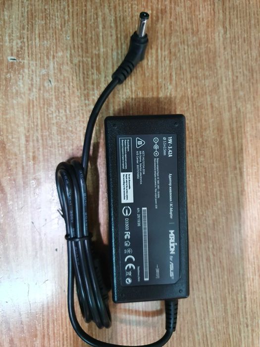 нові блоки живлення для ноутбука  60-90 Вт зарядний пристрій