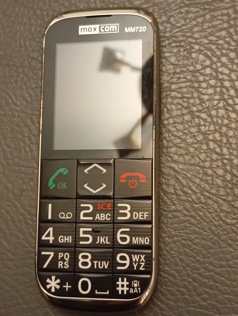 Telefon Max Com model MM720 uszkodzone
