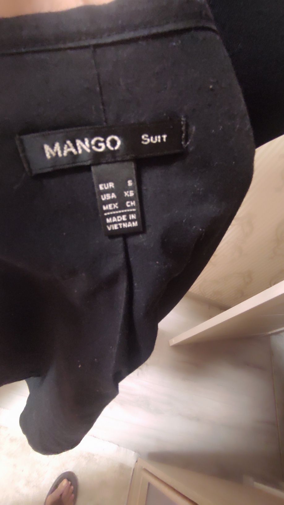 Mango. Піджак розмір S чорний колір