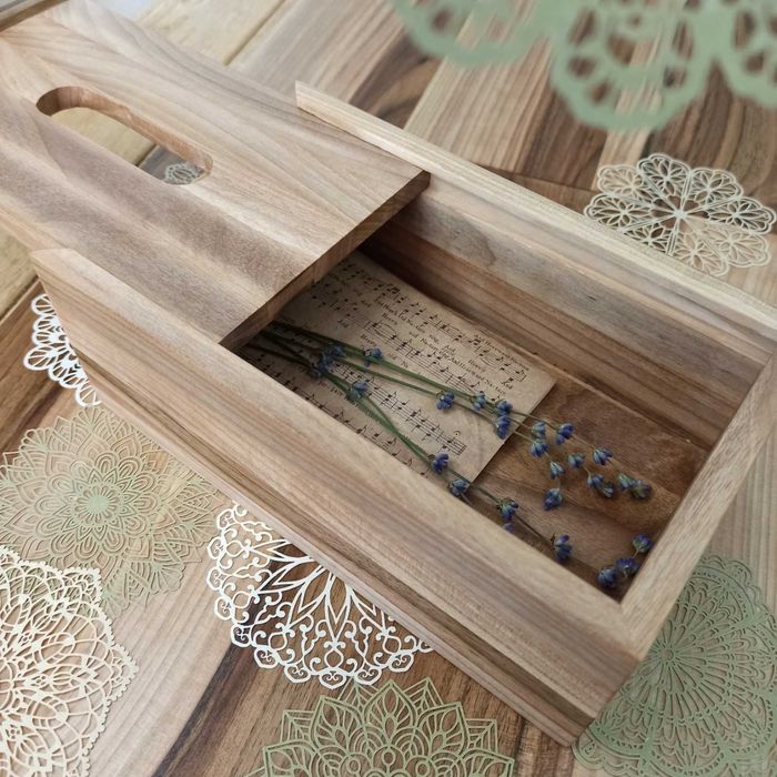 Серветниця дерев'яна