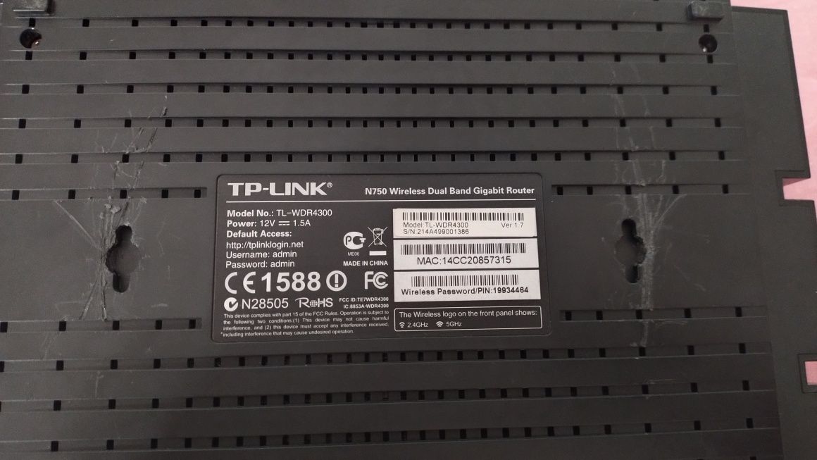 Sprzedam router TP-LINK WDR4300 N750
