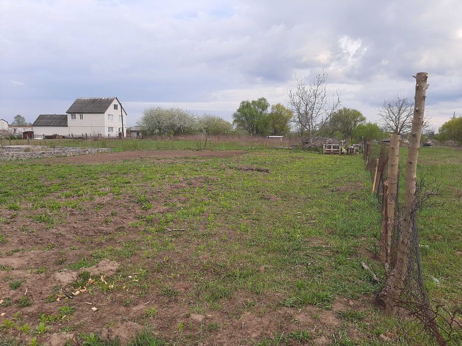 Дві земельні ділянки