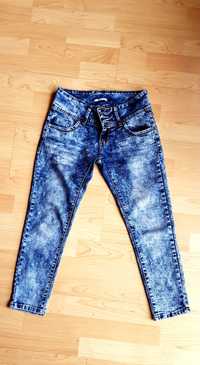Spodnie jeans rurki, piękny kolor,wyszczuplające r.36 S