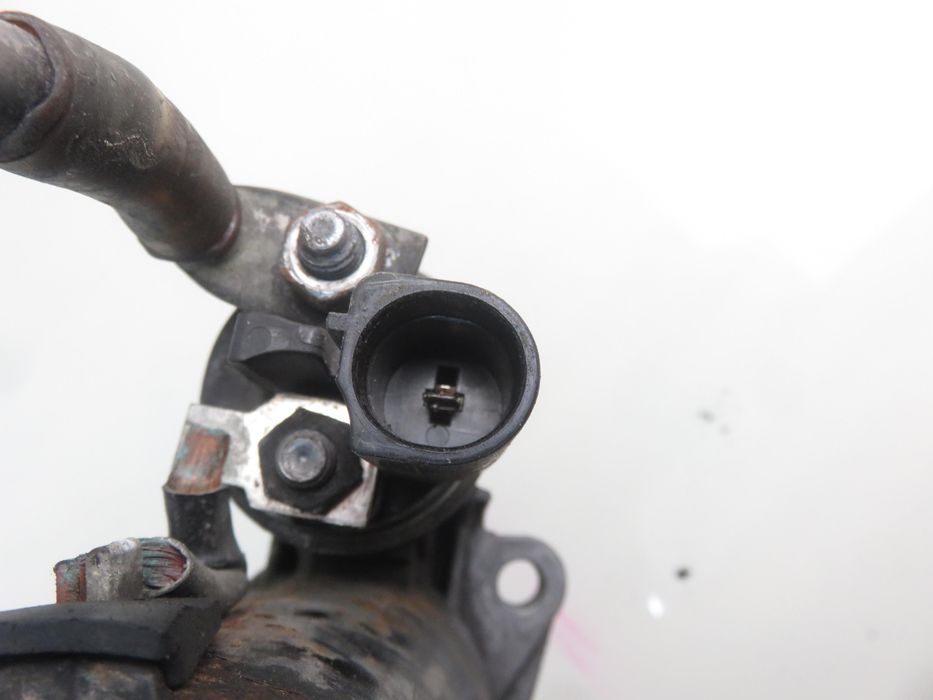 Rozrusznik Vw Passat B6 (3c5) 2.0 Tdi