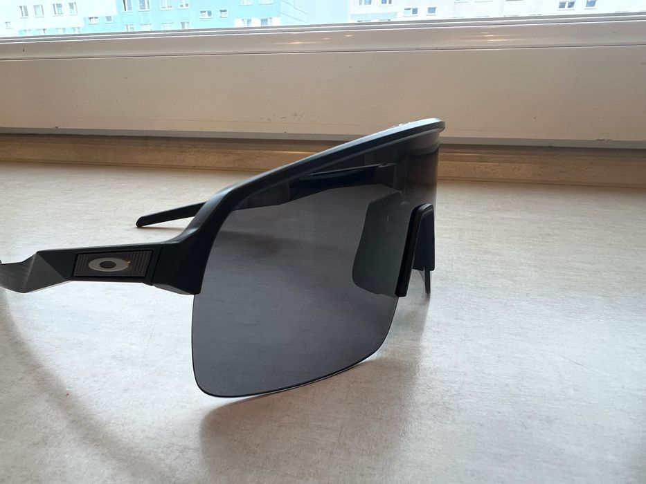 Okulary rowerowe Oakley Sutro Lite