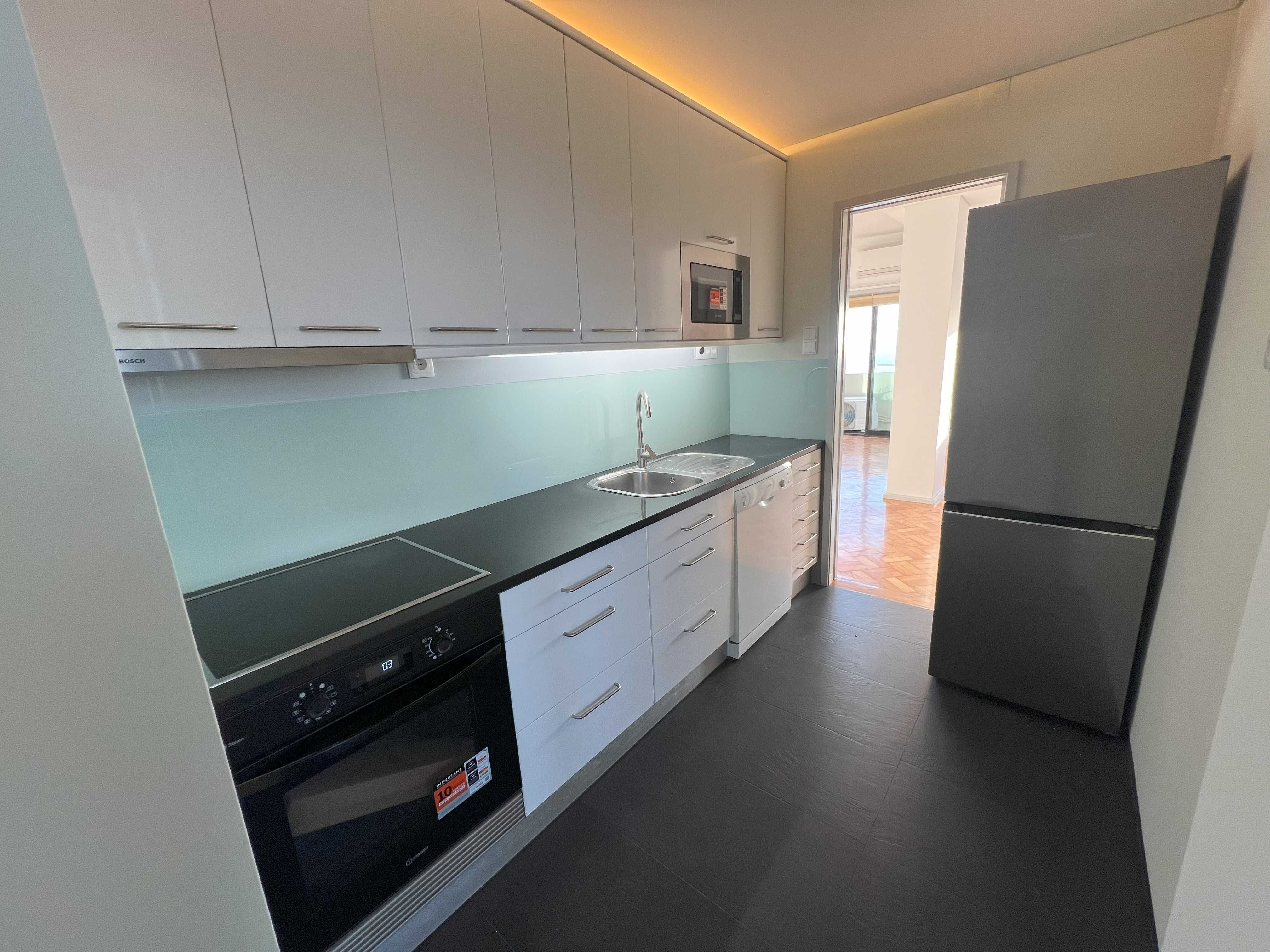 Apartamento com 2 quartos, com a melhor vista da Foz do Douro e o mar.