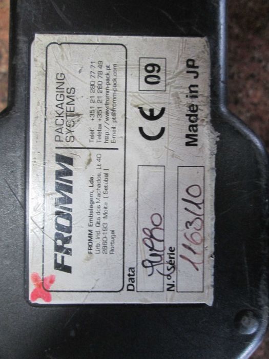 Carregador e 3 baterias para máquina de cintar FROMM USADO