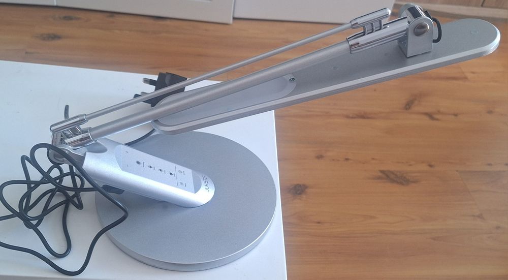 Lampka biurkowa dotykowa led