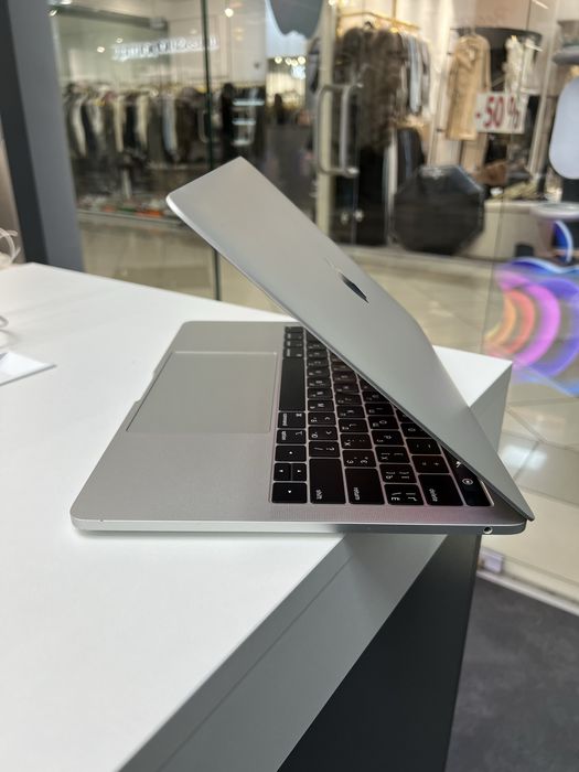Ноутбук MacBook Pro 13” 2019 i5 8ОЗУ 256GB SSD стан  9,5/10 #77871