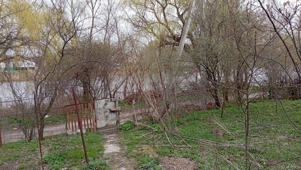 Продам дом Левобережный/Донецкое шоссе/ возле озера, свой берег