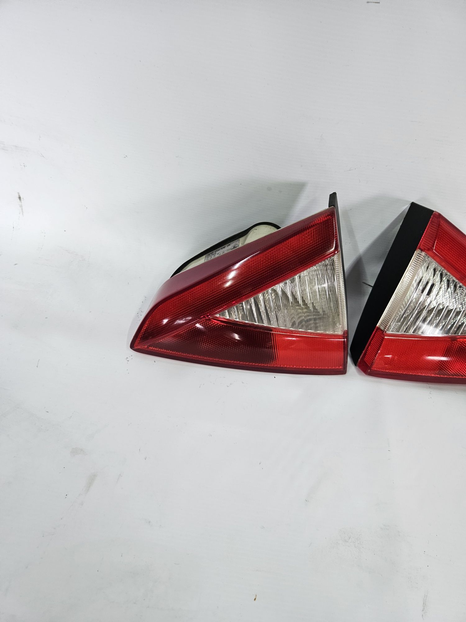 Maserati grancabrio cabrio lampa lewa prawa tylna w klapę tył oryginal