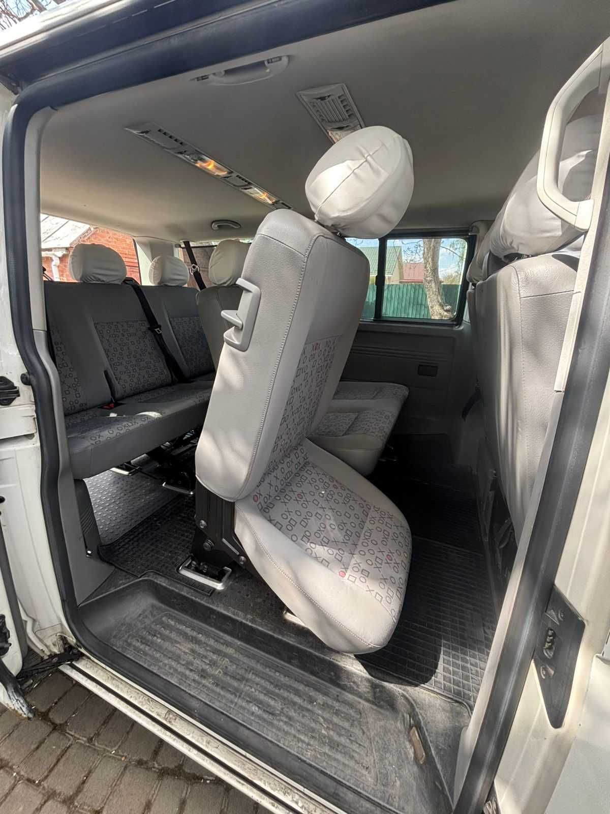 Volkswagen Caravelle 2008 III покоління/T5 • 2.5D MT (131 к.с) • Base