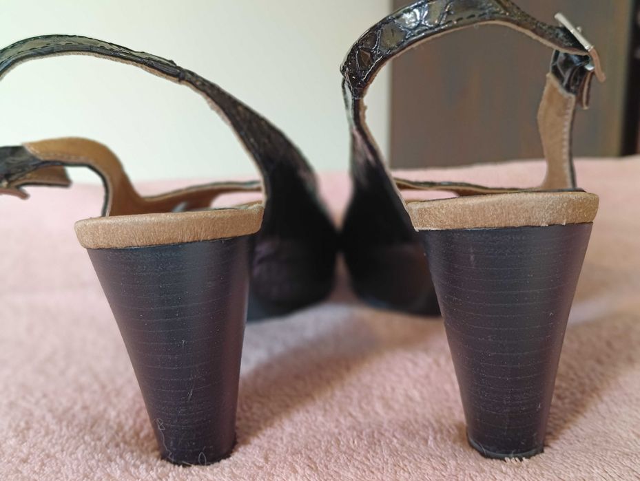 Sandały na słupku Pitillos