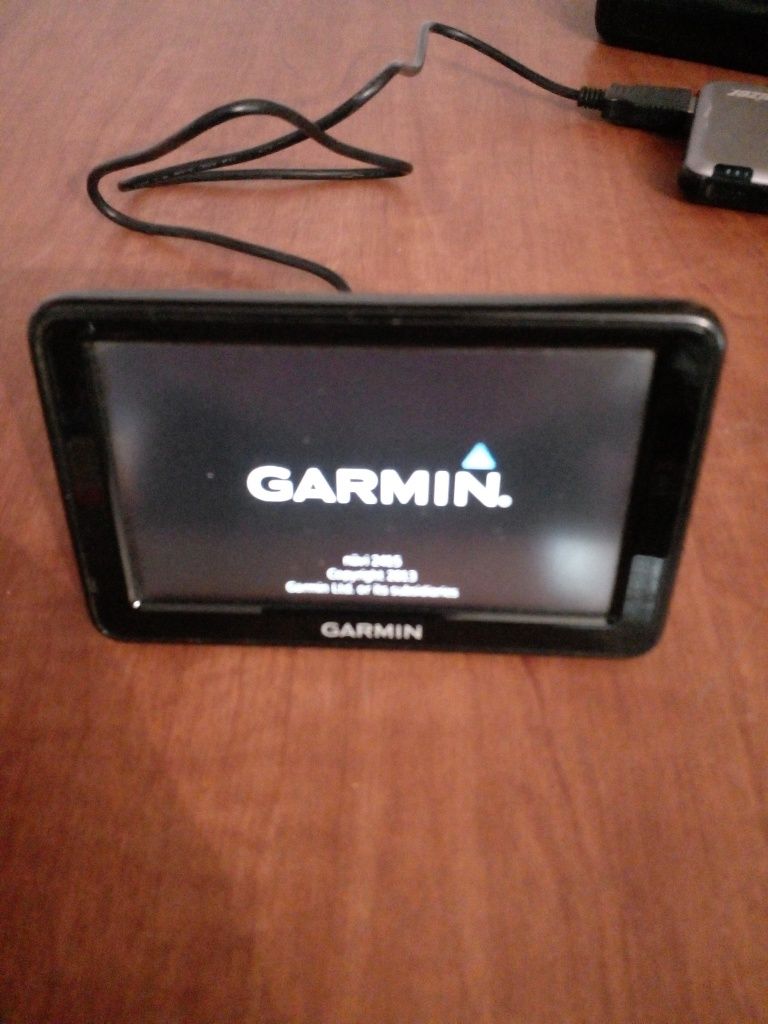 Продам GPS навигатор Garmin