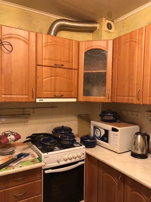 Сдам 1-о комнатную квартиру на Салтовке возле круглого рынка!