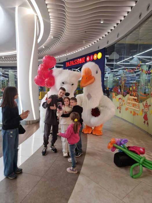 Замовте для дитячого свята в Києві  вражаючого пневмо Гуся Обіймусь