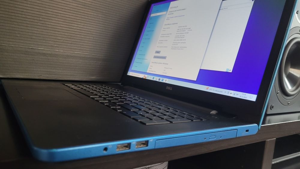 Laptop Dell inspiron 17 cali 8 Gb Ram dysk SSD