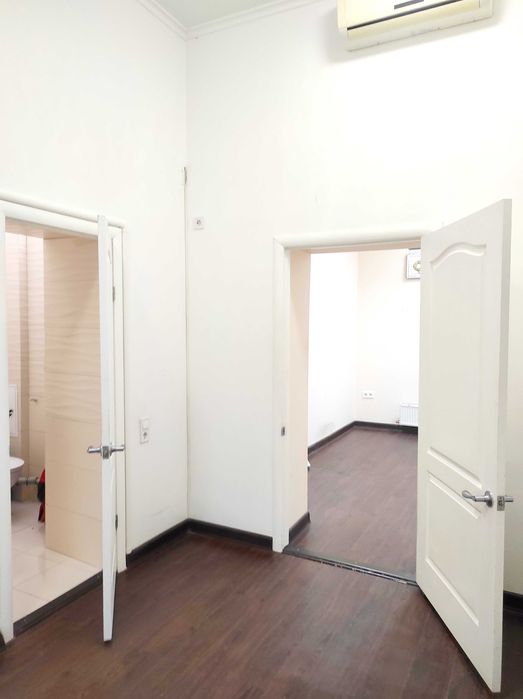 Фасадное помещение. 43м2. ЖК Мерседес. Центр. Окна на парк Шевченко.