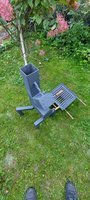 Piecyk rakietowy grill