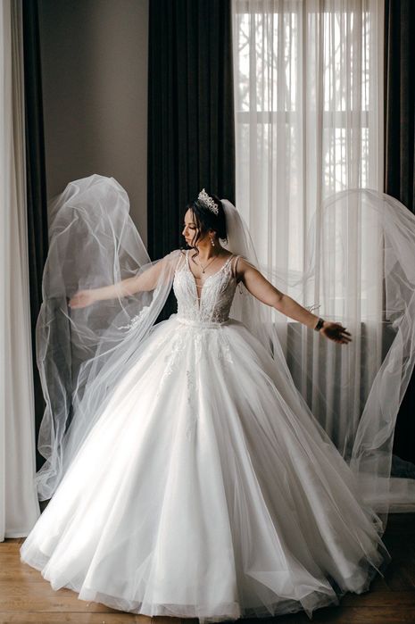 Плаття весільне пишне