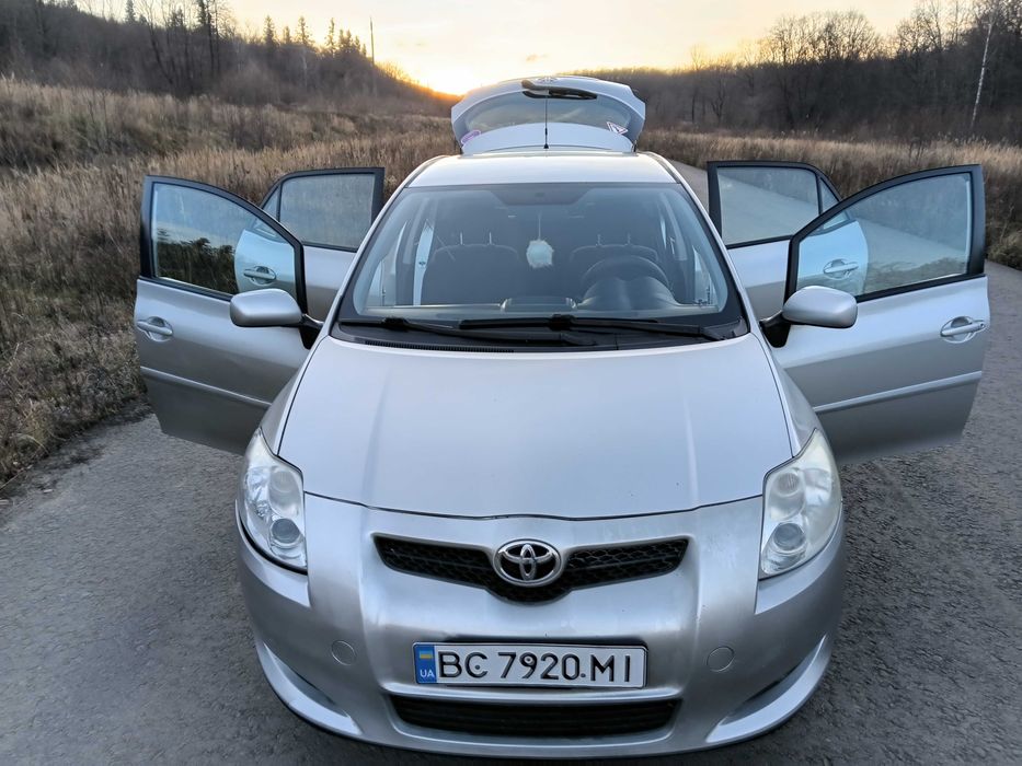 Тайота Ауріс 2008р