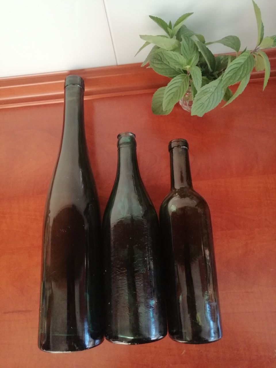 Butelki kolekcjonerskie, zielone, Vintage, PRL 4 szt, oryginalna dekor