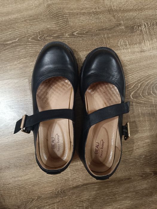 Лофери чорні шкіряні на тракторній підошві