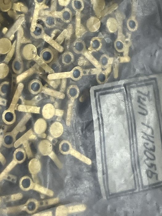 Продам диод ги305б