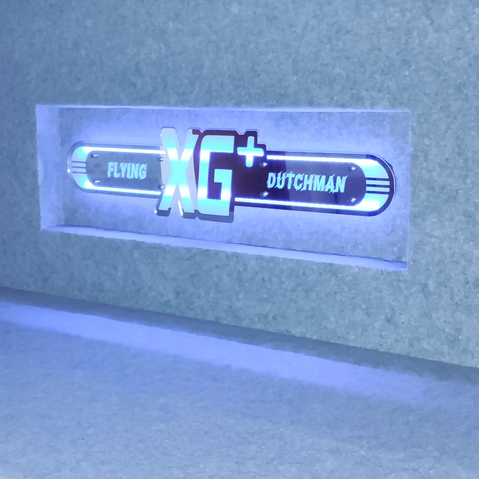 DAF XG+ Lustro LED  na tylną ścianę, nad łóżko D04-BLUE