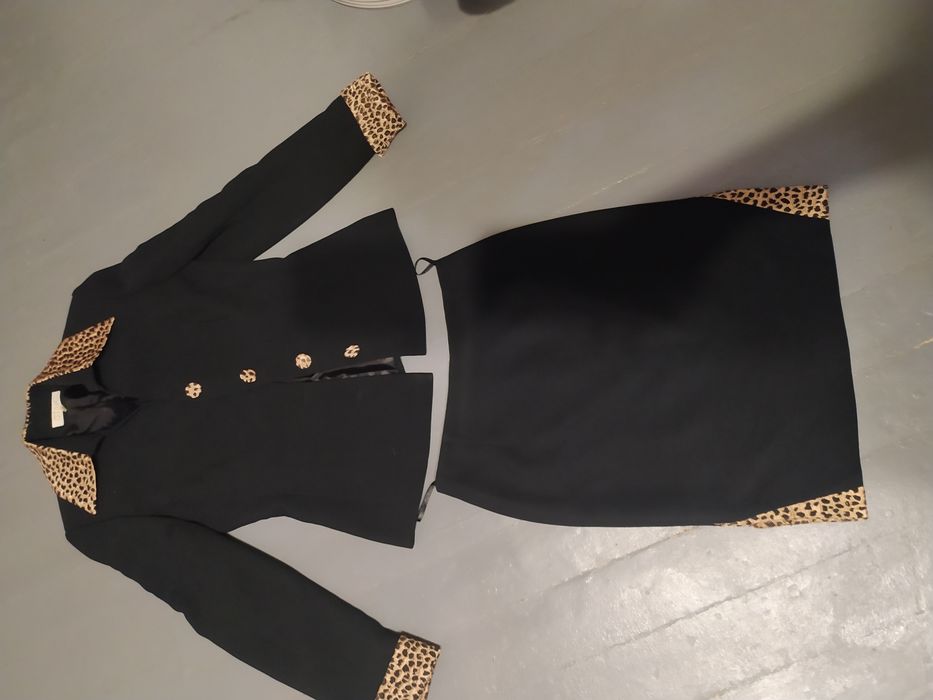 жіночий діловий костюм  для бізнесу